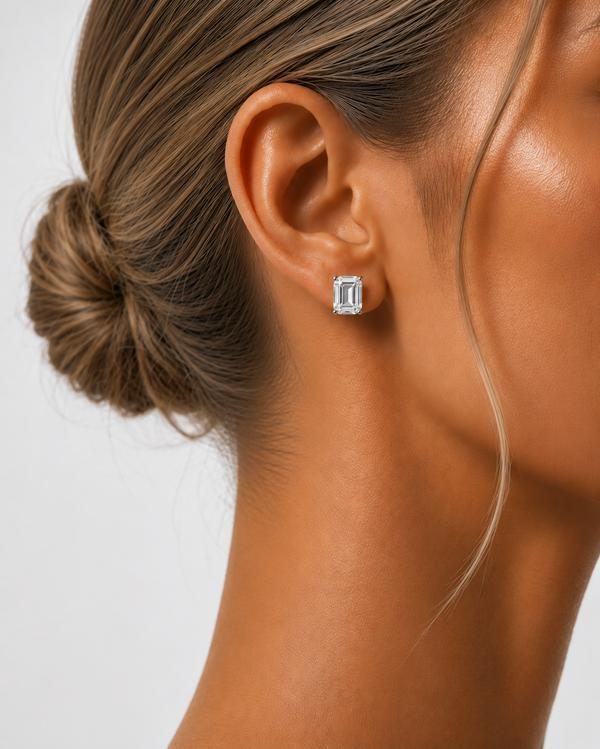 Emerald cut diamond stud