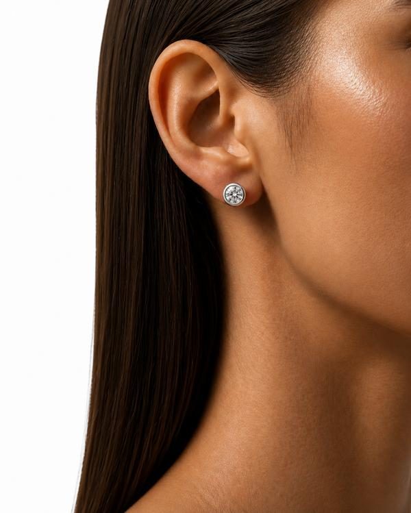 Round diamond stud